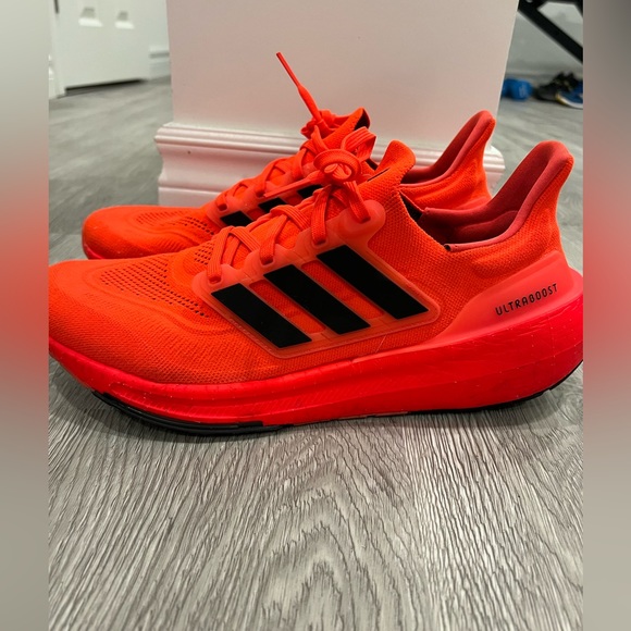 MENS ADIDAS ULTRABOOST LIGHT size 11.5 SOLAR RED - Picture 4 of 9